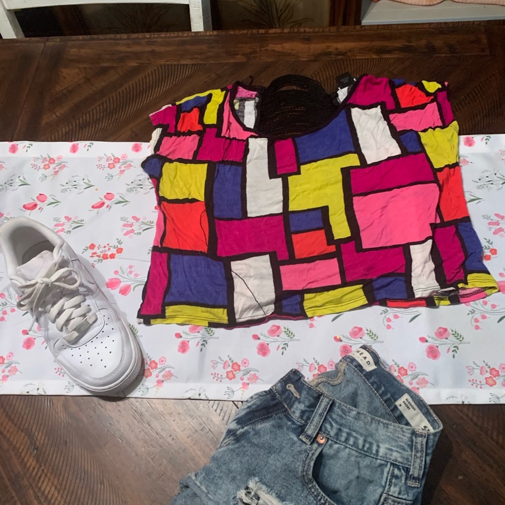 Colorful backless tee